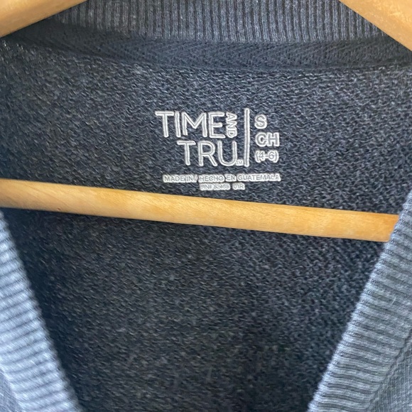 Sweater - Picture 3 of 3